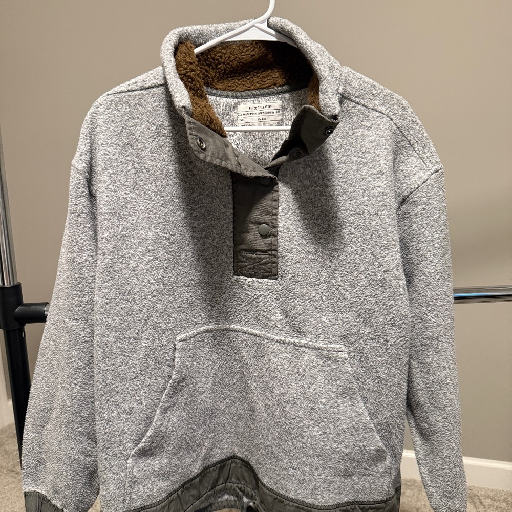 REI fleece button collar